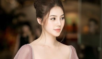 Jolie Nguyễn lộ clip nóng
