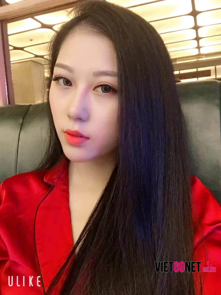 Lễ tân vũ phương Spa lộ clip nóng