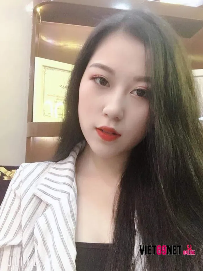 Lễ tân vũ phương Spa lộ clip nóng