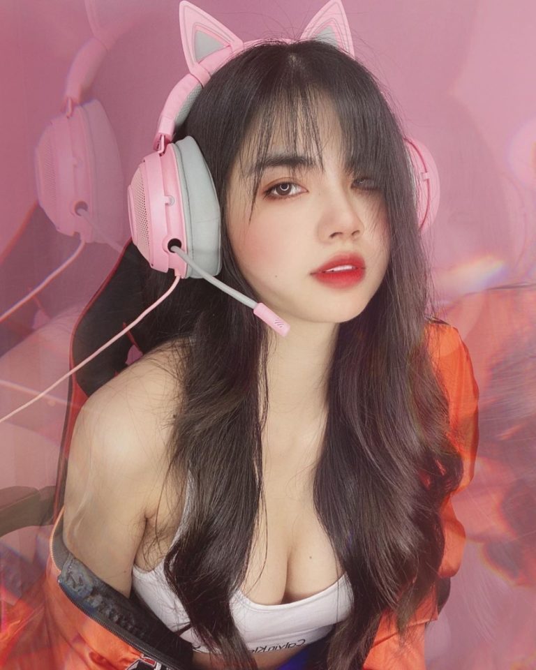 Streamer Ly Mặt Trời lộ clip nóng Sự việc gây chấn động mạng xã hội
